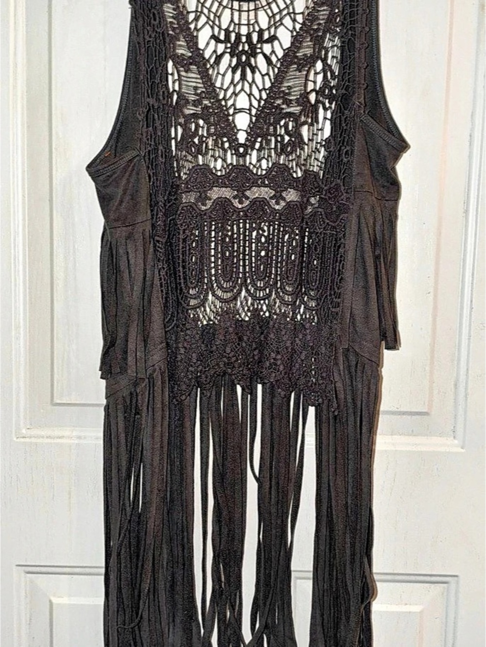 Umgee charcoal gray suede Fringe Crochet Tunic Size Medium Like New